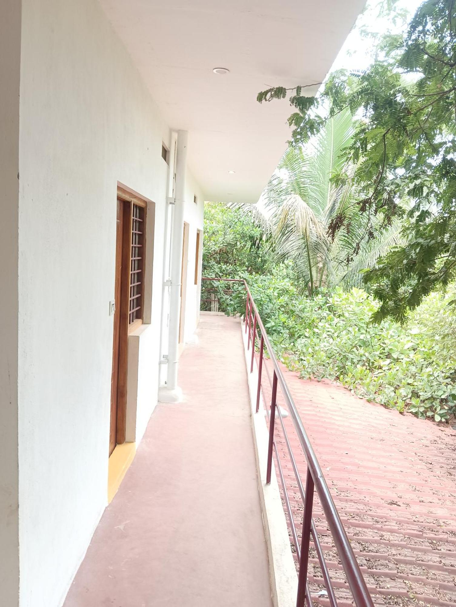 Travellers Crib Hotell Auroville Eksteriør bilde