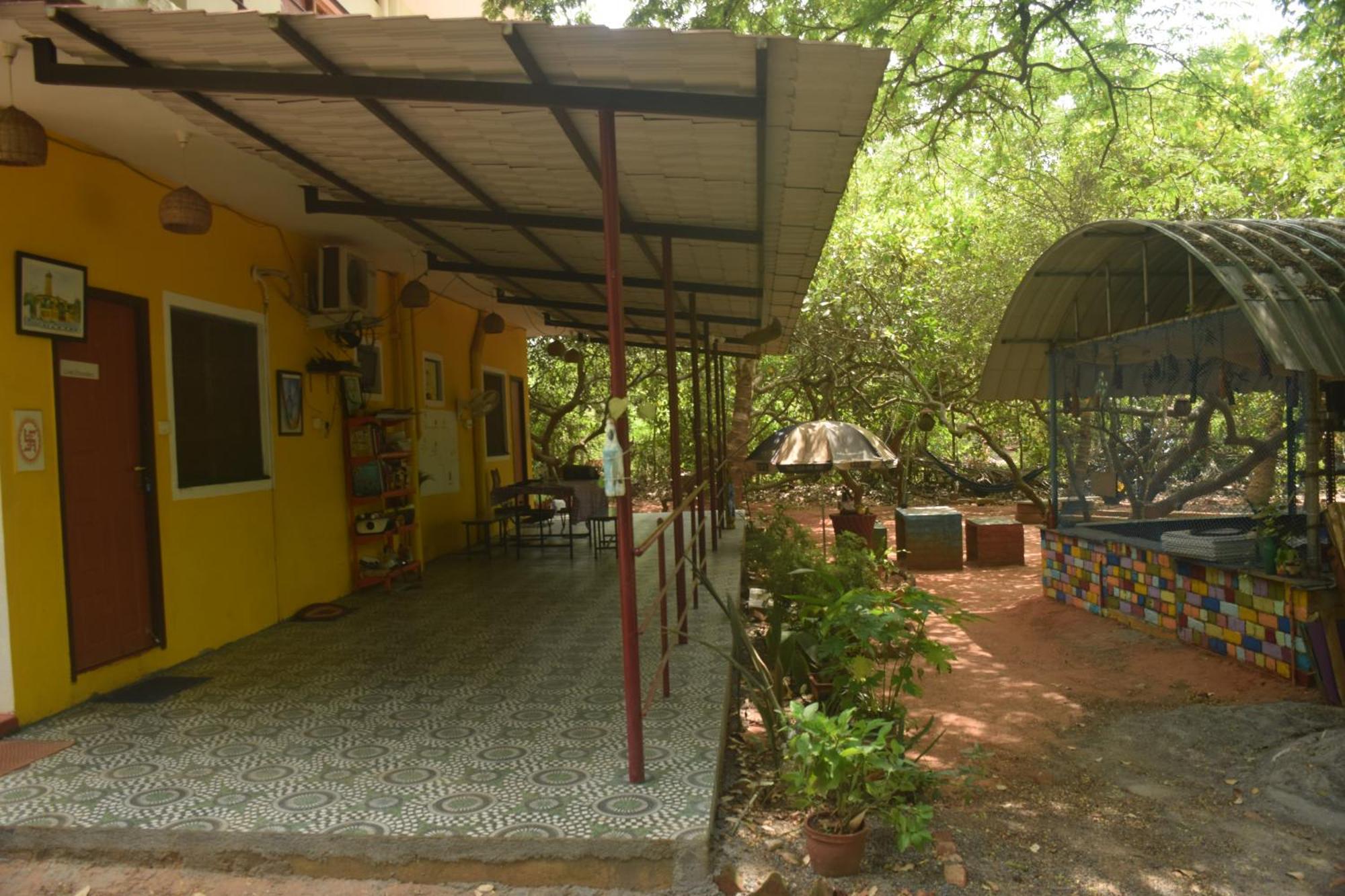 Travellers Crib Hotell Auroville Eksteriør bilde